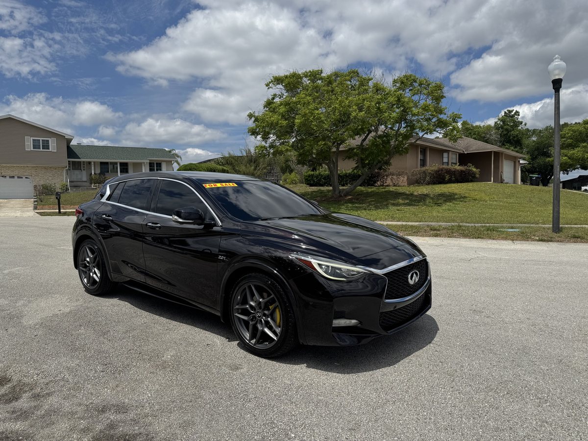 Infiniti QX30
